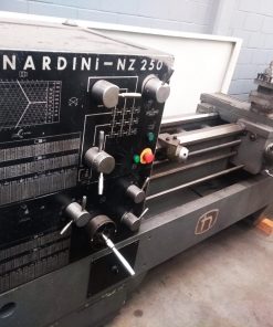 Torno mecânico marca Nardini modelo NZ-250 revisado e pintura nova.